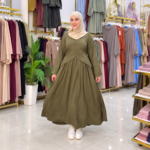 طقم «أناقة» — تنورة طويلة وواسعة مع بلوزة بالزرار - Image 3